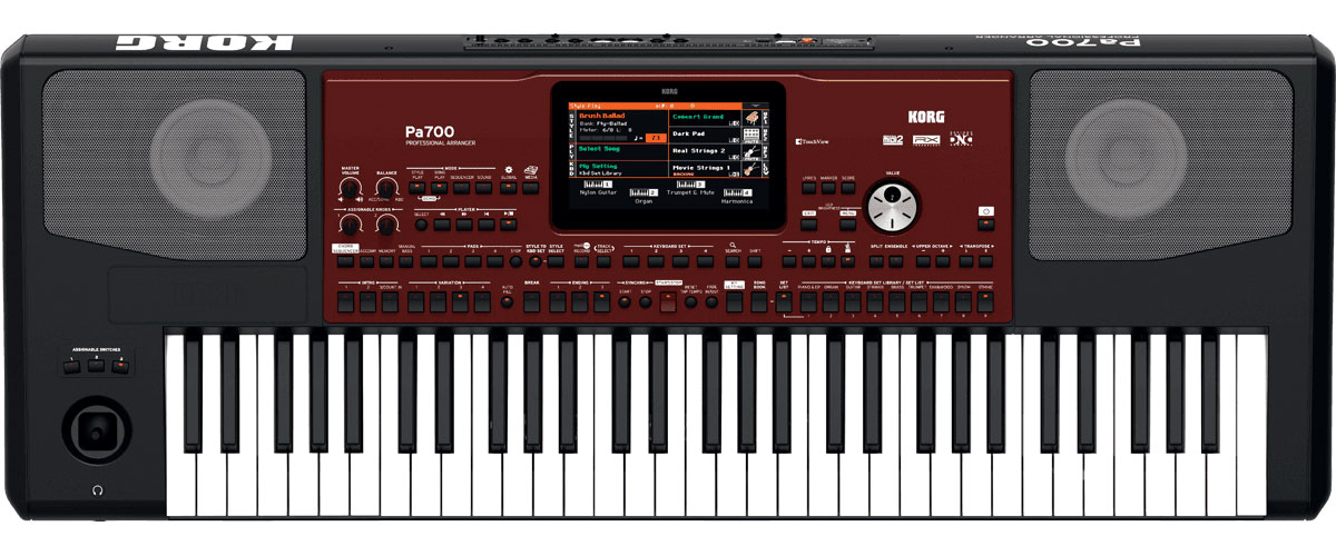 KORG PA700 