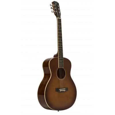 ACOUSTIC TRAVEL GUITAR WITH SOLID SPRUCE TOP, BESSIE SERIES