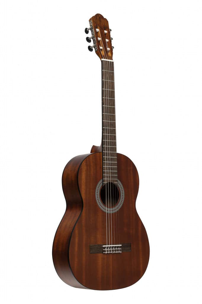 STAGG GUITARE CLASSIQUE SCL70 AVEC TABLE EN SAPELLI, DE COULEUR NATURELLE