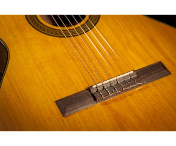 Guitare Classique Yamaha CG122MS 4/4 Table Massive Epicéa